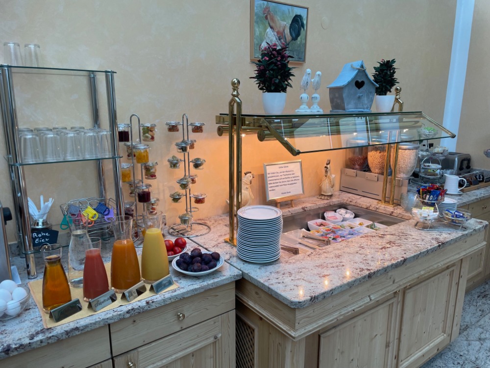 Frühstücksbuffet des Hotel Gästehaus Maria Frühstücksbuffetdes Hotel Gästehaus Maria